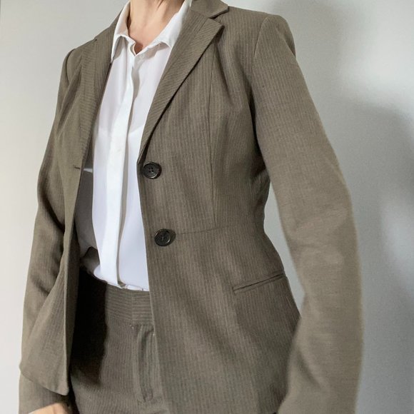 Banana Republic | Fitted Blazer | Size 2 | Pin Stripe - Picture 2 of 8